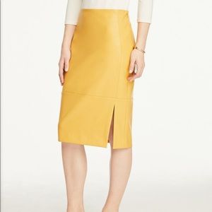Ann Taylor FAUX LEATHER PENCIL SKIRT Yellow sz 16